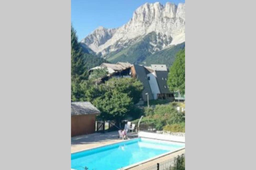 Petit Studio Mansarde 18 M2 Avec Navette Gratuit Aux Pistes De Ski Gresse-en-Vercors Exterior photo